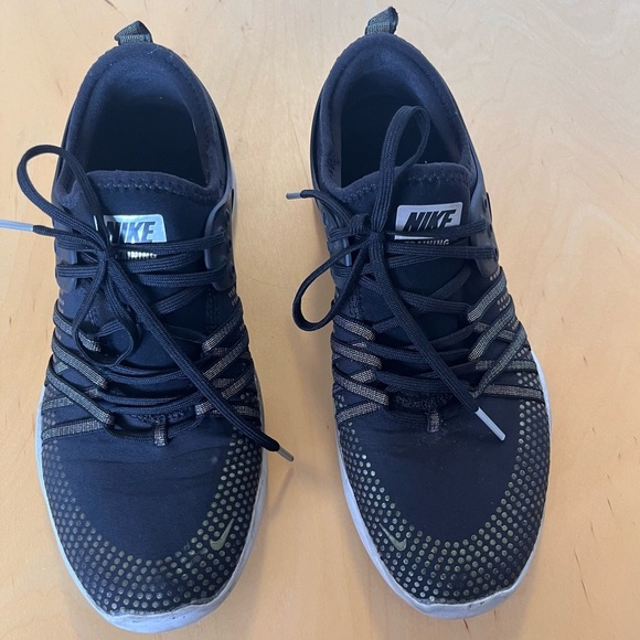 Nike Free Women's Training Shoe Running Sneakers Black and Metallic Size 7.5 - Picture 2 of 11